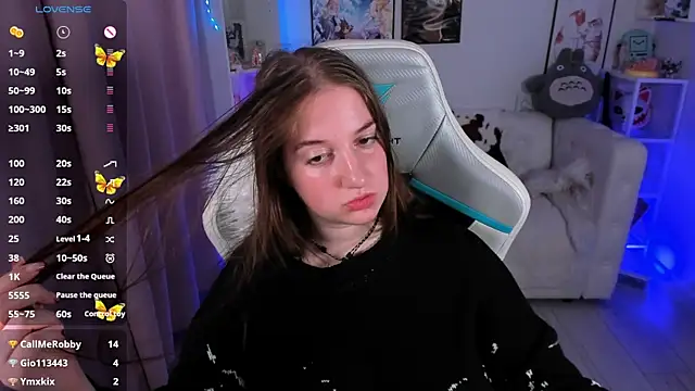 Elisabeth_Binder Adlı Modelin Canlı XXX Sohbeti