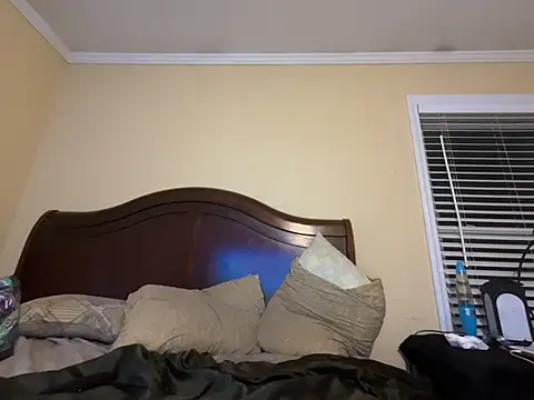 Charmingswoleking's Live XXX Chat