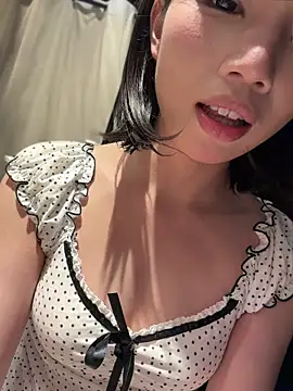 Yiyi-707 网络视讯表演
