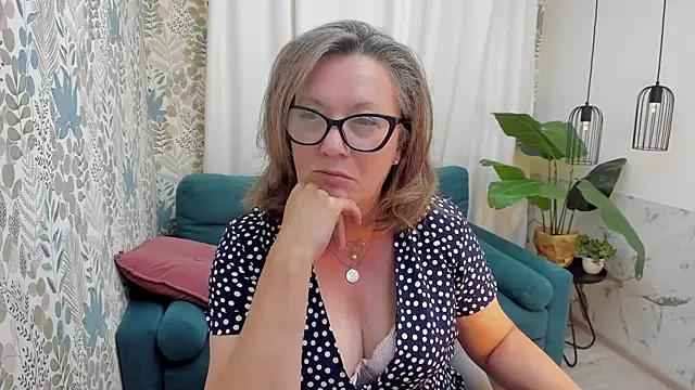 LeaPure's Live XXX Chat
