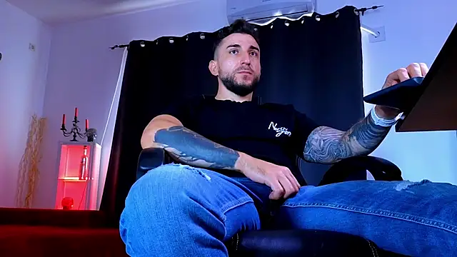 Chat XXX en directo de MightyAaron66