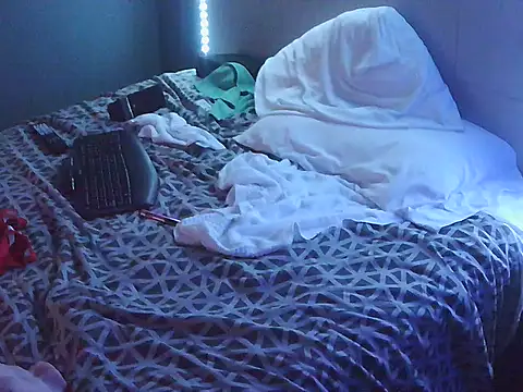 CloudyCock9 live XXX chat