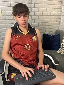Nicola_hard Show Webcam