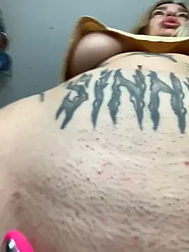SextazyのライブXXXチャット