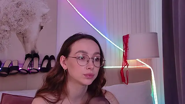 Emily_Simon Live XXX Chat