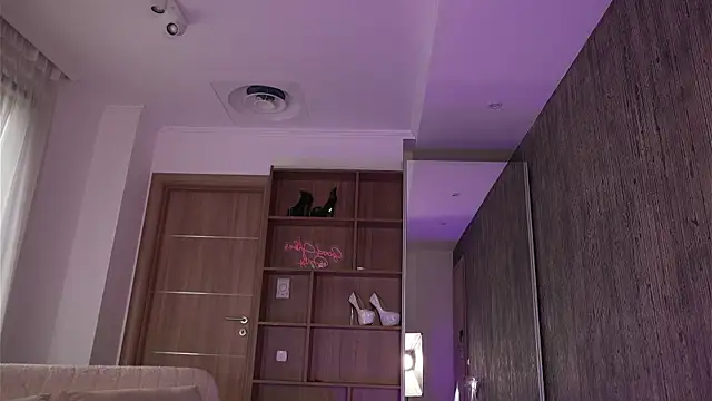 ArianaXO_ Chat XXX in diretta
