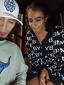 Chat XXX en directo de Leslly_