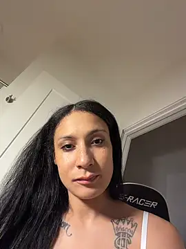 FerrariFrenchn Live XXX chat