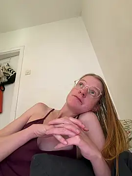 jannis1992 Adlı Modelin Canlı XXX Sohbeti