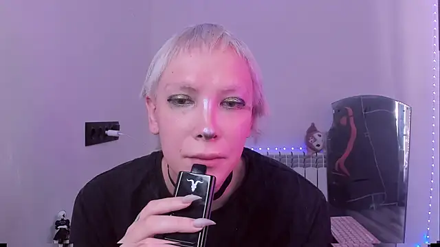 Lyricca: απευθείας συνομιλία ΧΧΧ