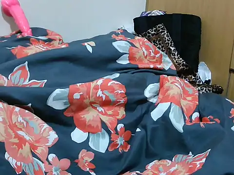 Sweetqueencum's Live XXX Chat