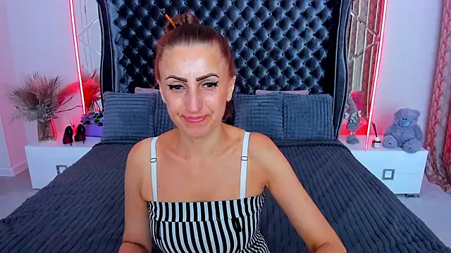 Rebecca_Diamond's Live XXX Chat