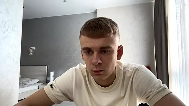 SoloFury Adlı Modelin Canlı XXX Sohbeti