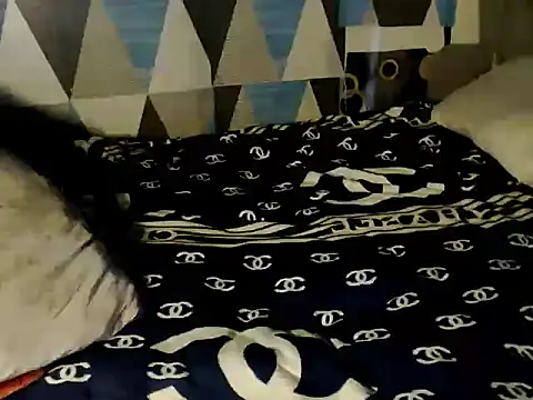 Trish_CurveCock Chat XXX in diretta