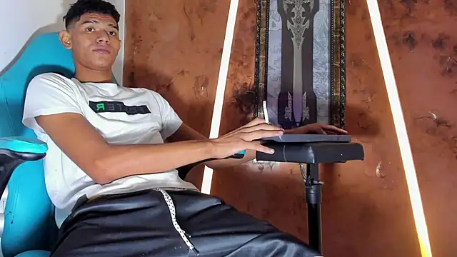 sex_boy33_'s Live XXX Chat