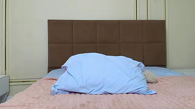 lalisabrown 现场XXX聊天