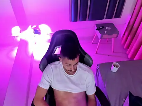 Damiam_23 élő XXX-chatje