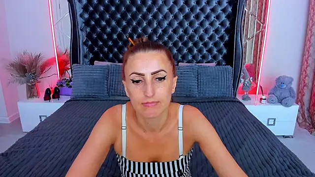 Rebecca_Diamond 现场XXX聊天