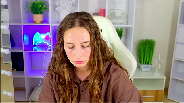 NadinnL Chat XXX in diretta