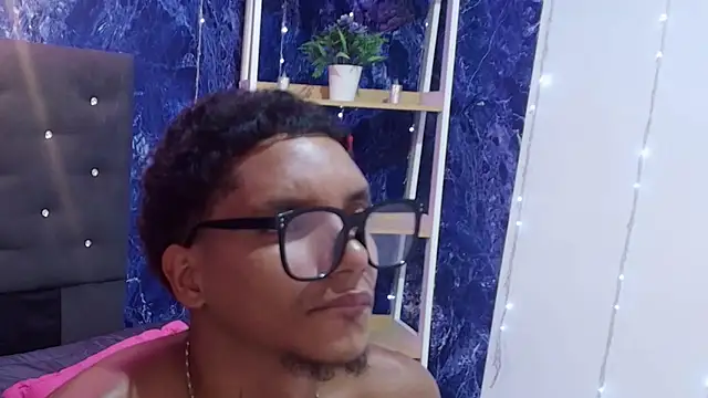 Czat XXX na żywo – kai_storm77