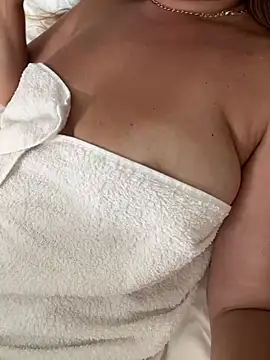 Milana8263 라이브 XXX 채팅