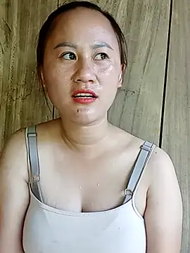 Yen-nhi Chat XXX in diretta