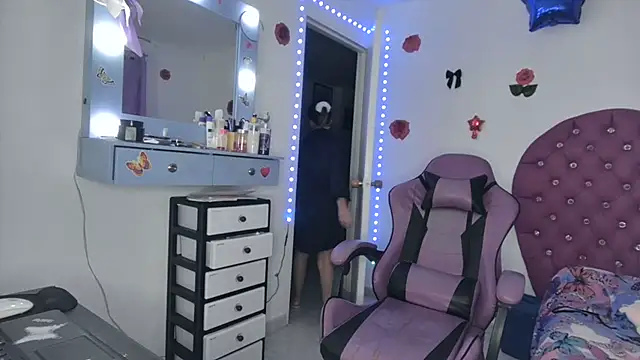 soffy_rosses' Live XXX Chat