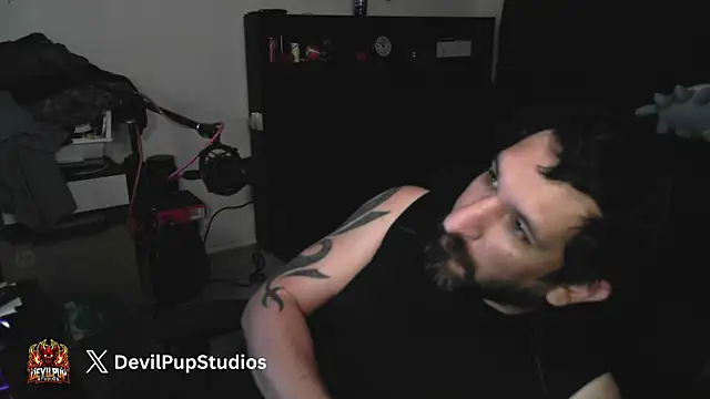 DevilPup75_ élő XXX-chatje