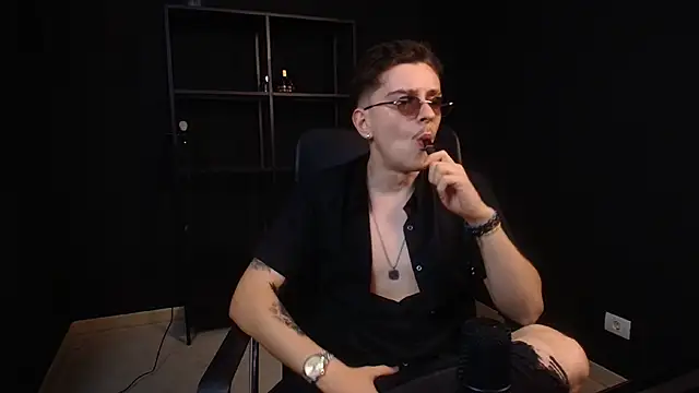 FelixStarkk Adlı Modelin Canlı XXX Sohbeti