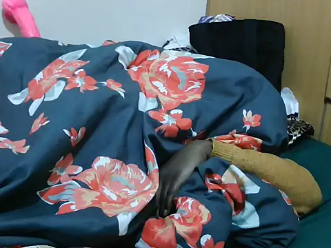 Sweetqueencum's Live XXX Chat