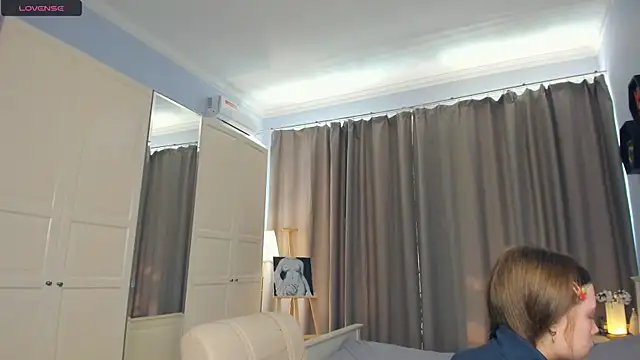LavenderMitten's Live XXX Chat