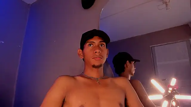 Nick_Collins18 Live XXX Chat