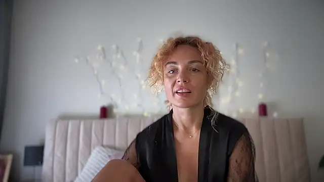 Reddgiirl élő XXX-chatje