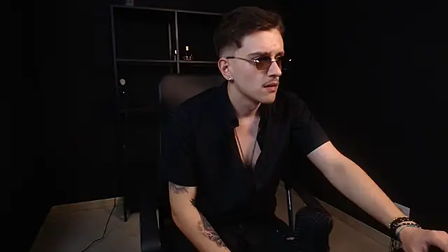 FelixStarkk live XXX chat