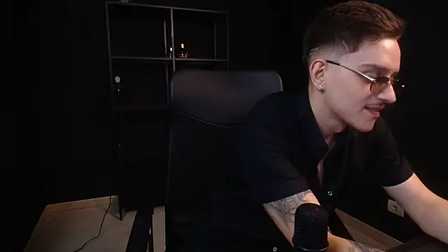 FelixStarkk's Live XXX Chat
