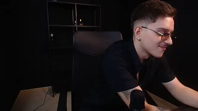 FelixStarkk élő XXX-chatje