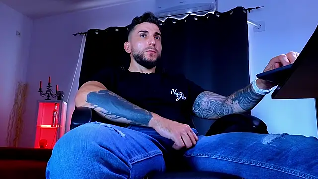 Chatroom XXX en direct de MightyAaron66