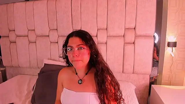 Chat XXX en directo de LilithBloom7