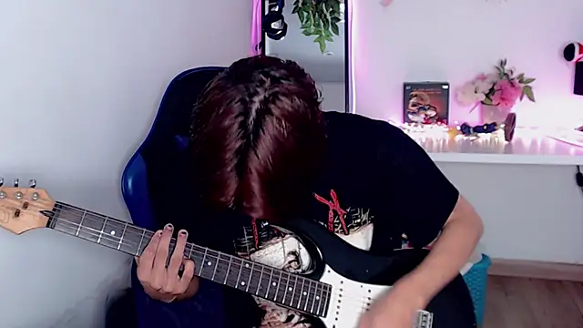 oli_dusk Adlı Modelin Canlı XXX Sohbeti