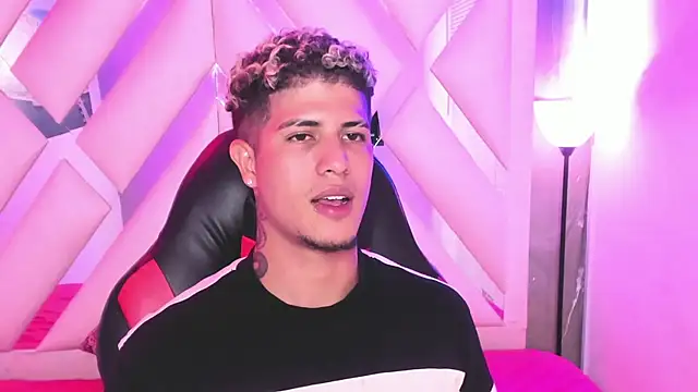 Živý XXX chat dominic_connor