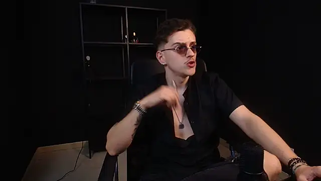FelixStarkk live XXX chat