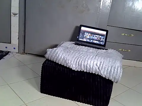 دردشة Bad_bunniey الجنسية المباشرة