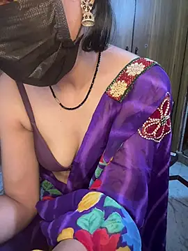 kiaraqueen7's Live XXX Chat