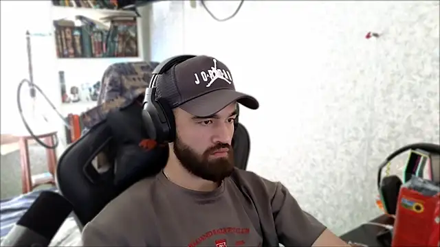XXX chat uživo modela _Serious_Man