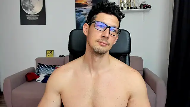 XXX chat uživo modela BrutusK08