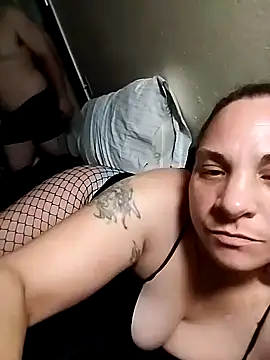 Show modela BrattyGirl2424 na web-kameri