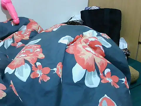 Sweetqueencum's Live XXX Chat