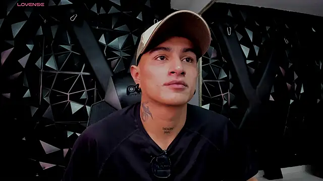 LiamDeepsn Live XXX chat