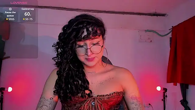 Heka_Prudence élő XXX-chatje