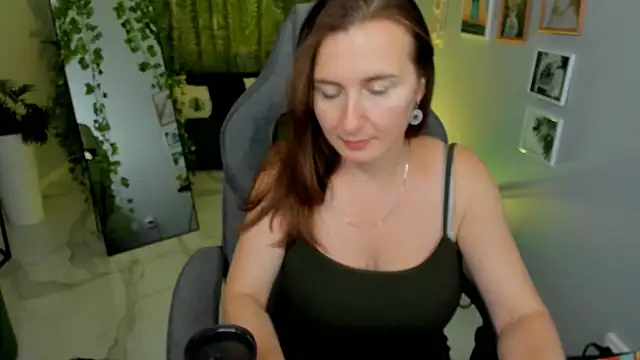 Chat XXX en directo de Golden_Dragon